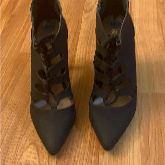 Woman’s Black Heels - Picture 2 of 4